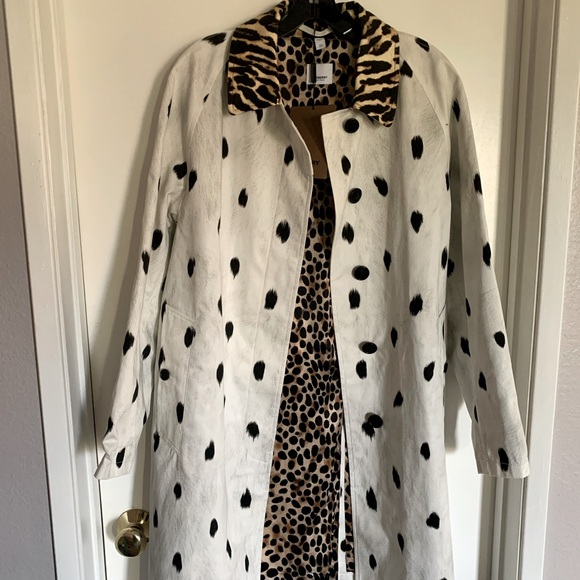 Burberry Carrington Animal print coat. Size US 6 - Picture 2 of 3